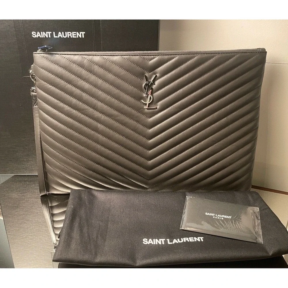 SAINT LAURENT PARIS Matelasse Monogram 440222 Gray Leather Clutch Bag